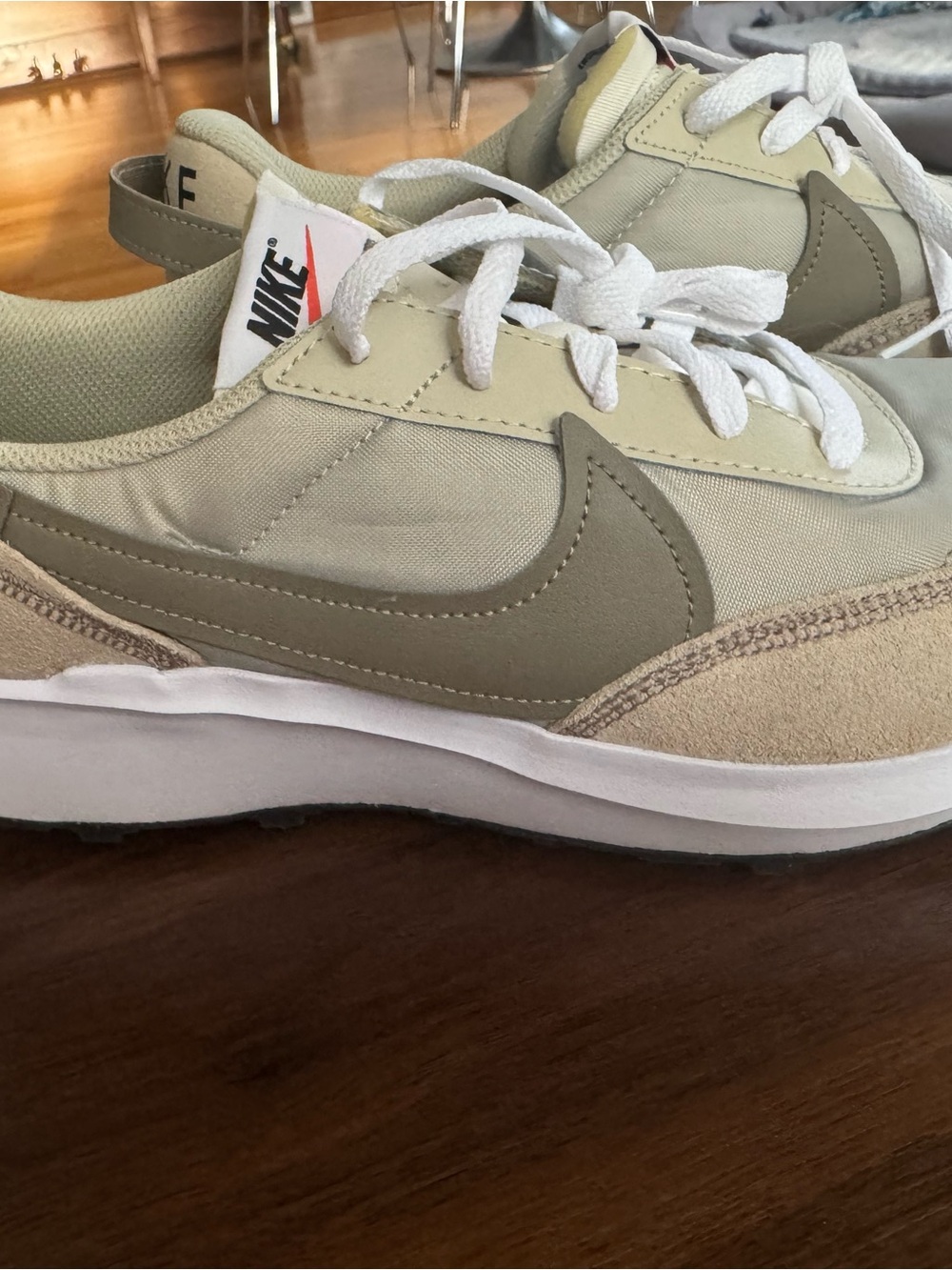 Nike Men's Low-Top Sneakers - Olive Green & Beige